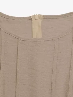 Robe camel sans manches en maille maxi à col rond et coupe ajustée style décontracté