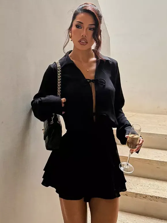 Robe-chemise à découpe et n艙ud sur le devant pour femme - Mini-robe noire à manches longues et ourlet à volants - Collection streetwear printemps 2026