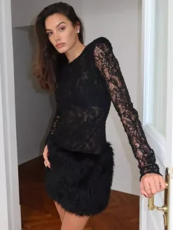 Robe courte femme en dentelle noire et fausse fourrure - Haut transparent sexy à manches longues - Style gothique idéale pour une soirée cocktail printanière 2026
