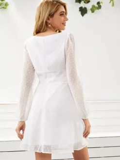 Robe Courte Femme en Mousseline à Col Carré avec Manches Longues Amples Coupe Cintrée Bas Evasée Unicolore