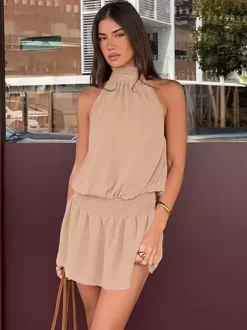 Robe courte kaki sans manches dos nu col montant taille naturelle
