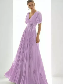 Robe de bal en mousseline de soie col en V coupe trapèze manches courtes plumes robes d'invitées de mariage
