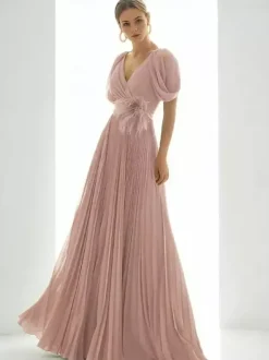 Robe de bal en mousseline de soie col en V coupe trapèze manches courtes plumes robes d'invitées de mariage