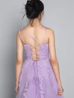 Robe de bal lavande col V à lacets dos nu criss-cross robes de soirée en dentelle