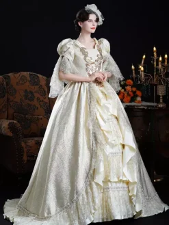 Robe de bal rococo pour femme style vintage en dentelle à volants et manches courtes.