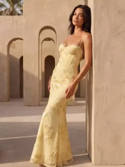 Robe de bal sirène à col c艙ur sans manches lacée ornée de fleurs en dentelle robe de soirée formelle