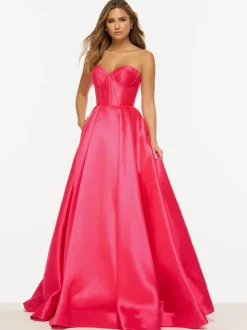 Robe de bal trapèze col en c艙ur tissu satiné sans manches robes de soirée plissées