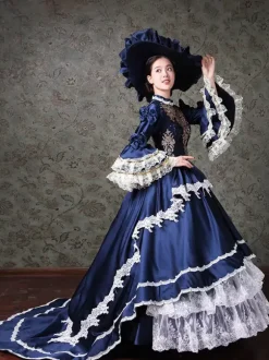 Robe de bal vintage pour femme style victorien rococo ornée de dentelle manches évasées col montant et volants en dentelle.