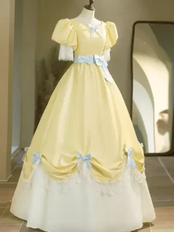 Robe de bal vintage rococo pour femme manches courtes color block volants et n艙uds.