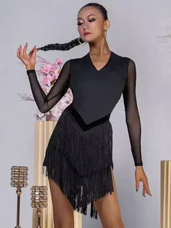 Robe de danse latine noire à franges pour femme manches longues dos nu élégante en polyester.