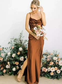 Robe de demoiselle d'honneur à bretelle col en coeur top plissé fendu à côté zip sur dos longuer au sol Robe de soirée