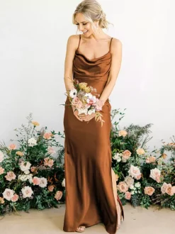 Robe de demoiselle d'honneur à bretelle col en coeur top plissé fendu à côté zip sur dos longuer au sol Robe de soirée