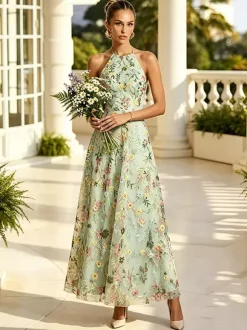 Robe de demoiselle d'honneur dos nu à broderies florales rose poudré coupe trapèze en tulle long robe de mariée longue en tulle.