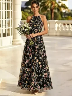 Robe de demoiselle d'honneur dos nu à broderies florales rose poudré coupe trapèze en tulle long robe de mariée longue en tulle.