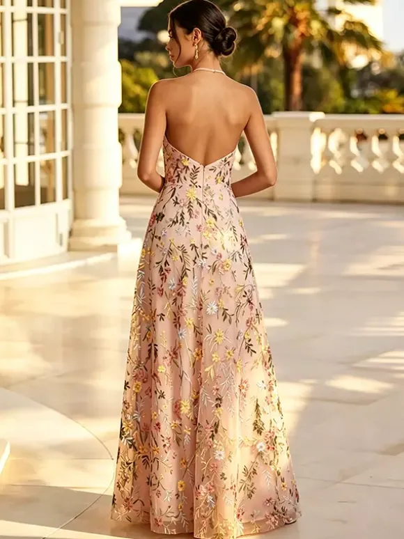 Robe de demoiselle d'honneur dos nu à broderies florales rose poudré coupe trapèze en tulle long robe de mariée longue en tulle.