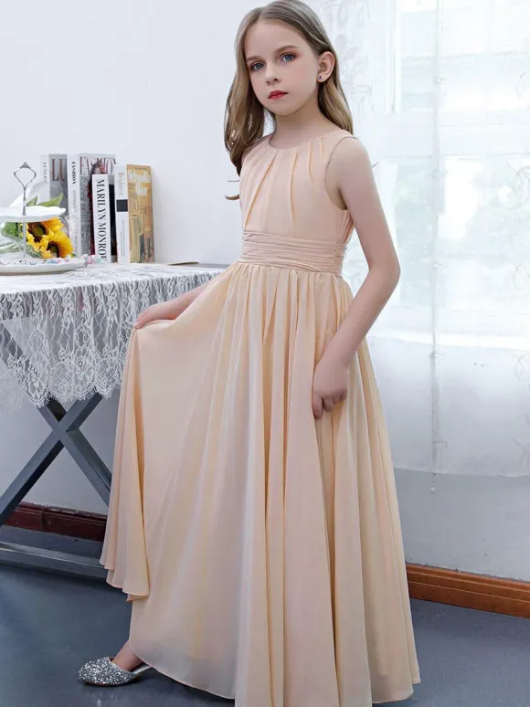 Robe de demoiselle d'honneur en mousseline de soie plissée col bijou sans manches champagne