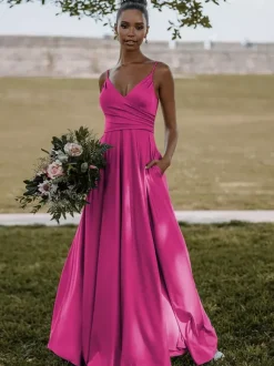 Robe de demoiselle d'honneur en satin de soie stretch à bretelle jupe fendue