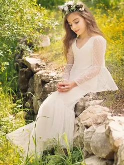 Robe de fille de fleur blanche en dentelle col V manche longue transparente à cheville robe cortège enfant