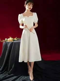 Robe de mariée courte  col carré  manches courtes  ligne a  longueur thé  personnalisation gratuite