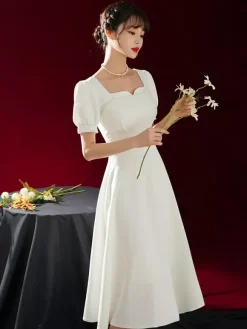 Robe de mariée courte  col carré  manches courtes  ligne a  longueur thé  personnalisation gratuite