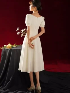 Robe de mariée courte  col carré  manches courtes  ligne a  longueur thé  personnalisation gratuite
