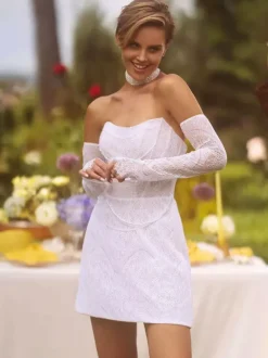 Robe de mariée courte décolleté en c艙ur manches 3/4 taille naturelle dentelle