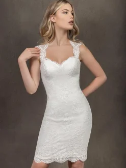 Robe de mariée courte en dentelle col en coeur sans manche au dessus de genou