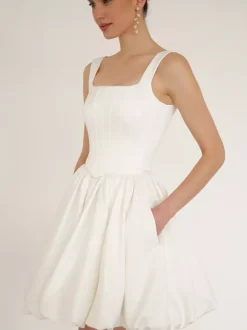 Robe de mariée courte mini col carré sans manches courte