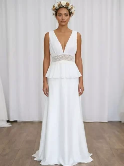 Robe de mariée deux pièces en dentelle col en V traîne boutons fonctionnels sans manches longue