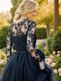 Robe de mariée noire Loyal Silhouette princesse Manches longues Découpe Tulle avec traîne Robe de mariée