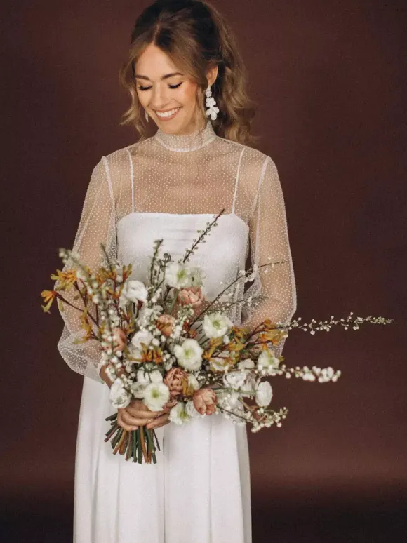 Robe de mariée 3 pièces pour la mariée en dentelle et mousseline col illusion fermeture éclair manches longues longueur au sol