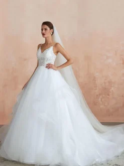 Robe de mariée princesse en dentelle col V laçage sur dos à traîne robe de mariage