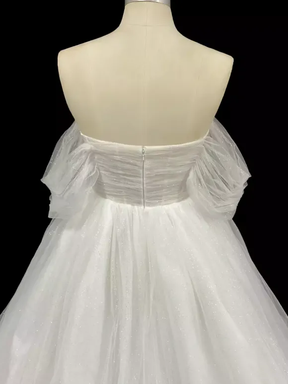 Robe de mariée princesse en dentelle à paillete bustier hors des épaules au sol