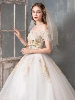 Robe de mariée princesse épaule dénudée robe de mariée bordée avec perles
