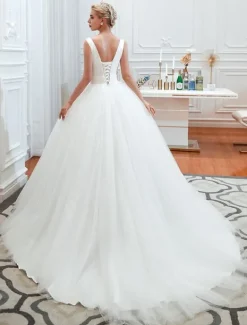 Robe de mariée princesse Robe mariage en tulle col V à grande traîne