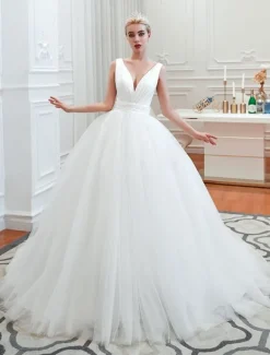 Robe de mariée princesse Robe mariage en tulle col V à grande traîne