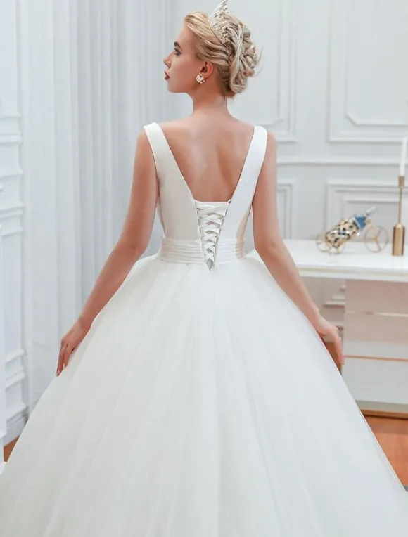 Robe de mariée princesse Robe mariage en tulle col V à grande traîne