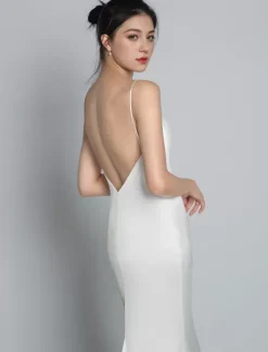 Robe de mariée simple blanche en satin col V décolleté longueur au sol Robe de mariage
