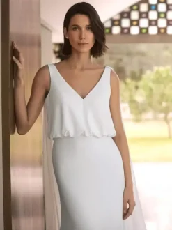 Robe de mariée simple en mousseline col en V sans manches plissée style sirène