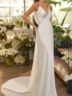 Robe de Mariée Simple Ivoire  sans manches col roulé Tissu de satin Robes de mariée