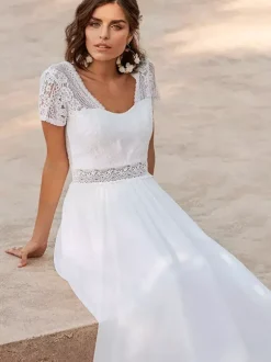 Robe de mariée simple robe de bal décolleté travaillé manches courtes robe de mariée en dentelle