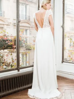 Robe de mariée simple robe de mariage blanche tissue de satin dos en V boutonnée sur dos à taîne courte