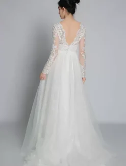 Robe de mariée simple robe de mariage en dentelle col V manche longue transparente décolleté à traîne