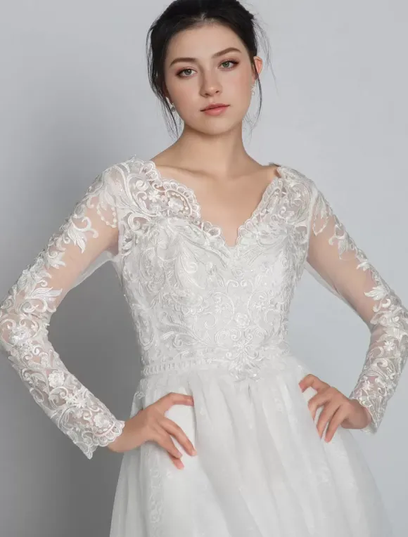 Robe de mariée simple robe de mariage en dentelle col V manche longue transparente décolleté à traîne