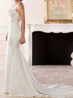 Robe de mariée simple robe de mariage col V boutonné sur dos à traîne courte