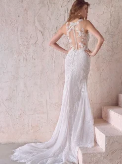 Robe de mariée sirène en dentelle col rond boutonné sur dos à traîne