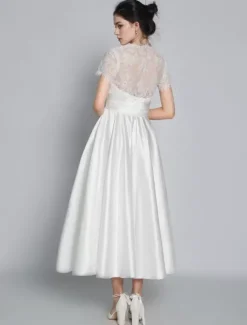 Robe de mariée vintage robe de mariée civile courte col V manche courte haut en dentelle jupe en satin