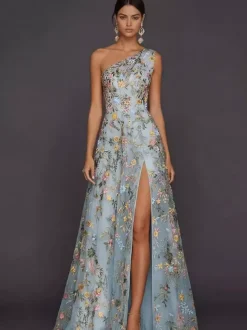 Robe de mère de la mariée décolleté travaillé sans manches coupe trapèze fente sur le devant robe d'invitée de mariage
