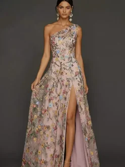 Robe de mère de la mariée décolleté travaillé sans manches coupe trapèze fente sur le devant robe d'invitée de mariage