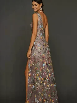 Robe de mère de la mariée décolleté travaillé sans manches coupe trapèze fente sur le devant robe d'invitée de mariage
